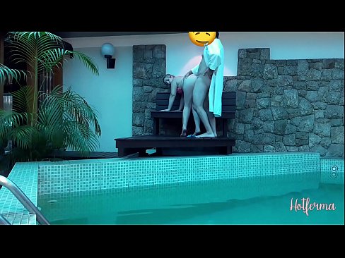 ❤️ Le patron invite la femme de chambre à la piscine, mais n'a pas pu résister à une chaude ❤❌ Vidéo de sexe at us
