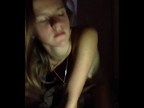 ❤️ Une fille se masturbe et jouit ❤❌ Vidéo de sexe at us